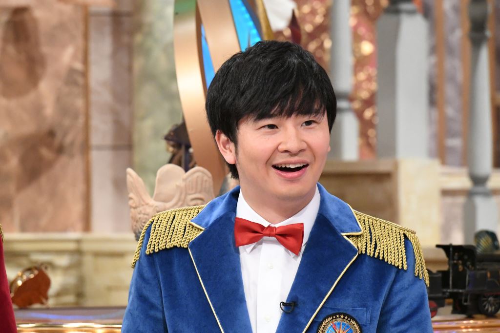 「世界ルーツ探検隊」MCのオードリー若林。(c)テレビ朝日