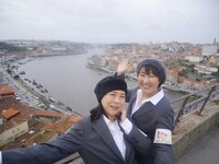 ポルトガルを訪れる（左から）椿鬼奴と北斗晶。(c)CTV