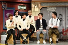 左からTHE BAWDIES、かまいたち。(c)読売テレビ