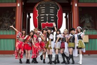 左から：吉井香奈恵、村田寛奈、佐武宇綺、西脇彩華、大矢梨華子、傳谷英里香、林愛夏、高見奈央、渡邊璃生。