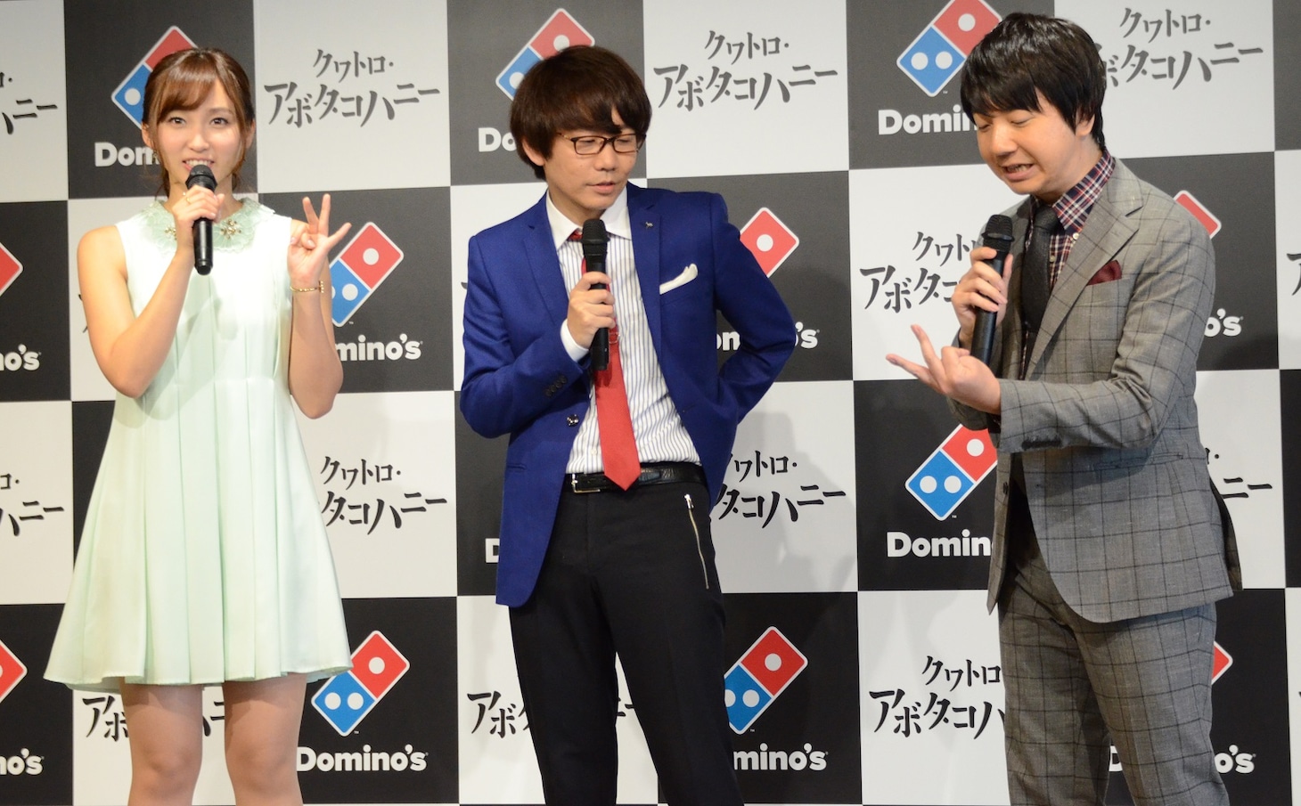 「ドミノ・ピザ 早口言葉チャレンジ」に挑戦する三四郎・相田（右）。