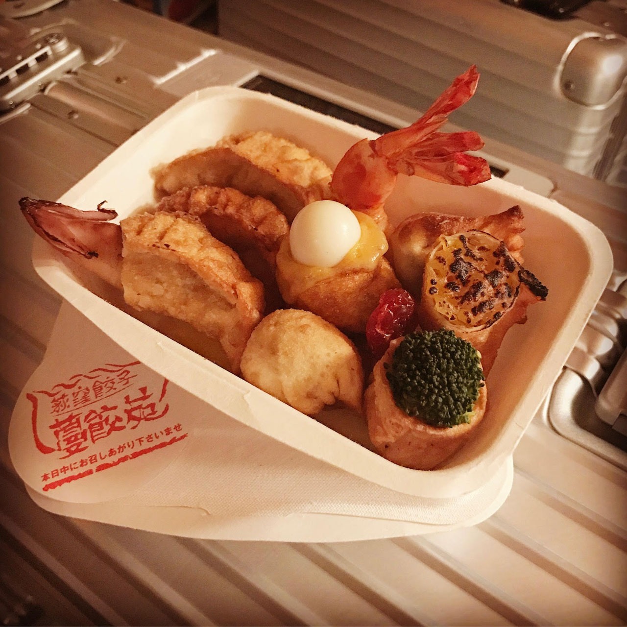 蔓餃苑 謹製 特製餃子空弁イメージ