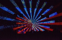 プロジェクションマッピングで映しだされた舞台上の映像。