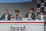 大喜利に回答する（左から）木村祐一、インパルス板倉、スリムクラブ真栄田、Aマッソ加納。