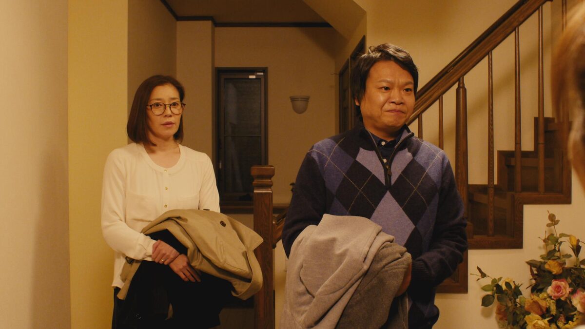 星田英利が 増山超能力師事務所 出演 ポルターガイストに悩む一家の大黒柱に お笑いナタリー 星田英利が 増山超能力師事務所 出演 ポルターガイストに悩む一家の大黒柱に お笑いナタリー