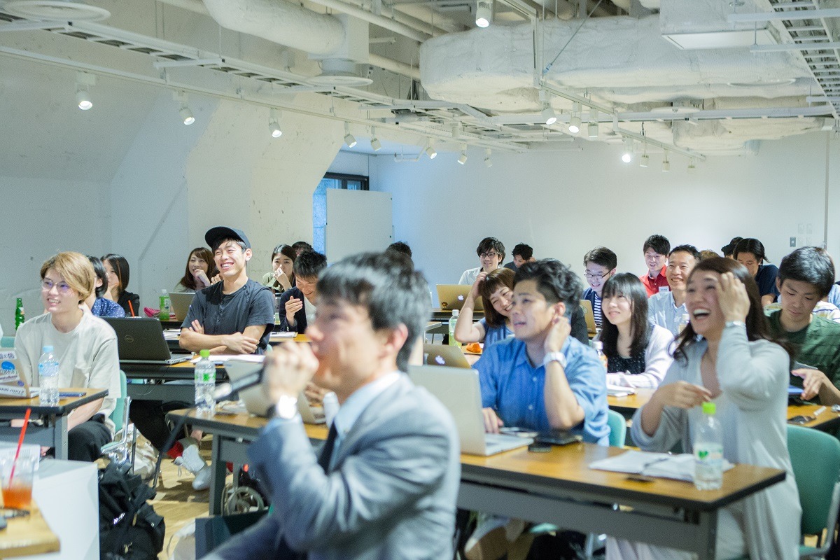 昨年実施された「企画でメシを食っていく」の授業風景。