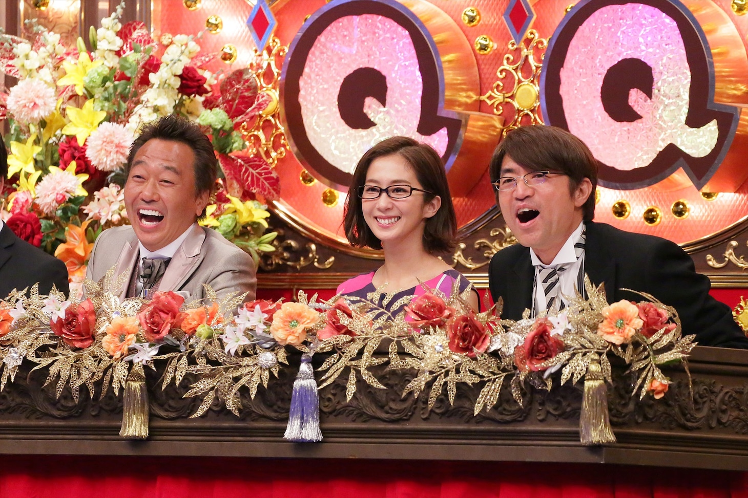 さまぁ～ずと優香（中央）。(c)テレビ朝日