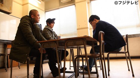 (左から)コロコロチキチキペッパーズ、シソンヌじろう。