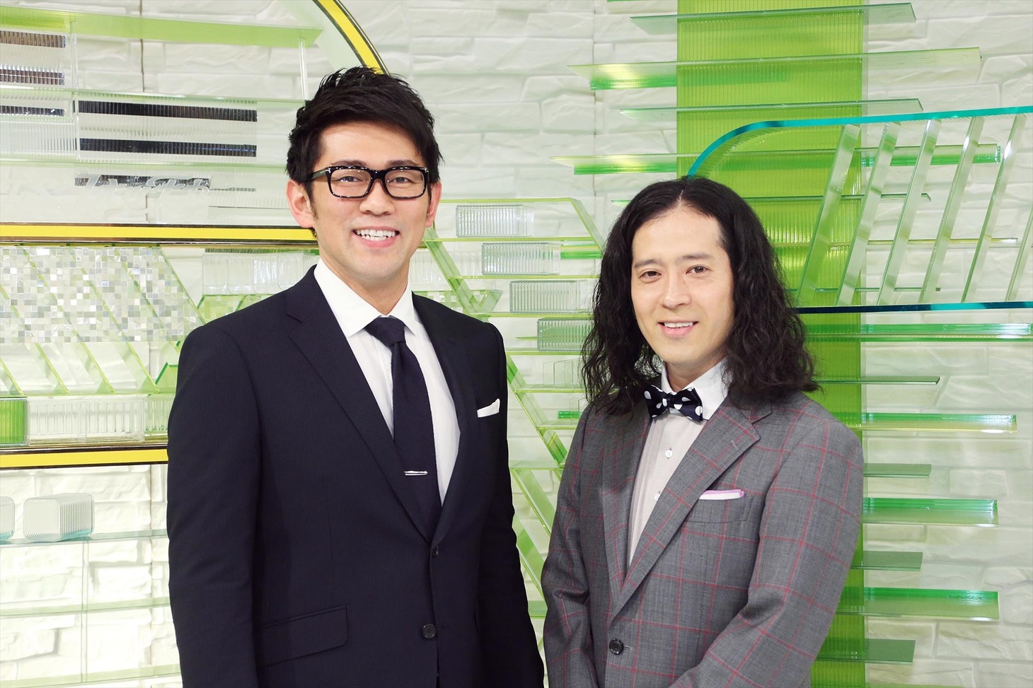 「追跡 LIVE！Sports ウォッチャー」で4月8日（土）放送回よりMCを務める（左から）ビビる大木、ピース又吉。(c)テレビ東京