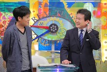 左からネプチューン名倉、辛坊治郎。(c)読売テレビ