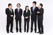 「すいているのに相席」のレギュラーメンバー。左からバッファロー吾郎A、ザ・ギース高佐、山脇唯、ザ・ギース尾関、鬼ヶ島・アイアム野田。