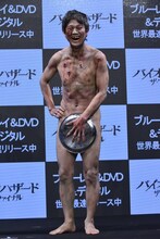 「バイオハザード：ザ・ファイナル」Blu-rayおよびDVDの発売記念イベントに出席したアキラ100%。