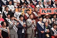 番組に登場する“住みます芸人”たち。(c)読売テレビ