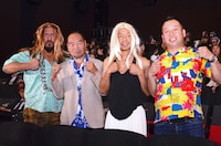 左から真壁刀義、ガッツ石松、バイきんぐ。