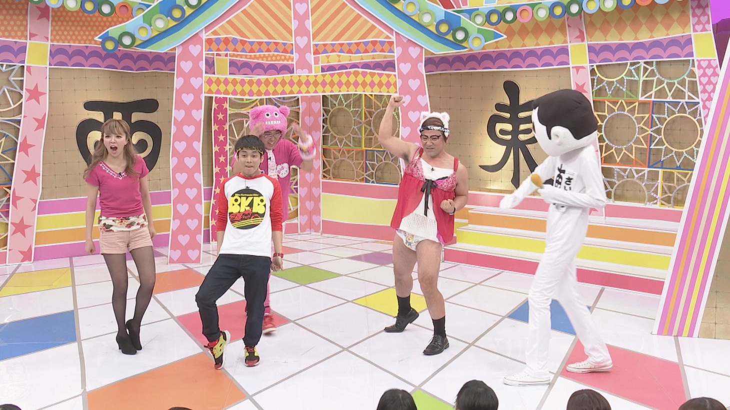 新コーナー「検索サイトウ」に出演する芸人たち。(c)中京テレビ