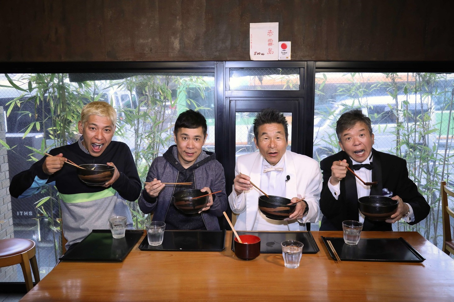 「おかべろ おもしろトーク全部のせSP」に出演する（左から）ロンドンブーツ1号2号・田村亮、ナインティナイン岡村、間寛平、村上ショージ。(c)関西テレビ
