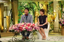 「新婚さんいらっしゃい！」に出演するWエンジンえとう窓口夫妻。(c)ABC