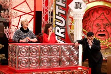 芸能人陪審員のナジャ・グランディーバ、オアシズ大久保（左から）。(c)関西テレビ