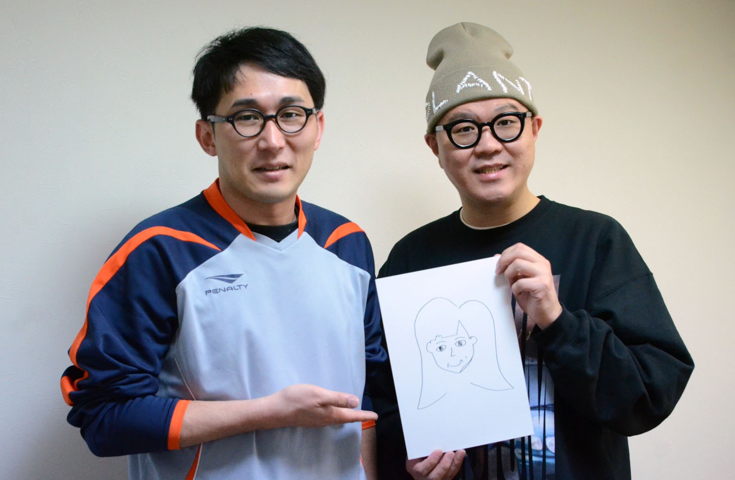 シソンヌ。右が結婚した長谷川。左が相方のじろう。