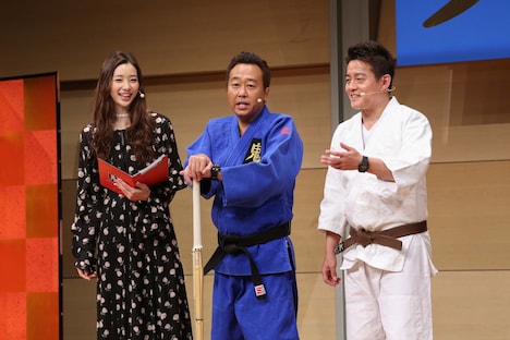 （左から）足立梨花、さまぁ～ず三村、スピードワゴン井戸田。