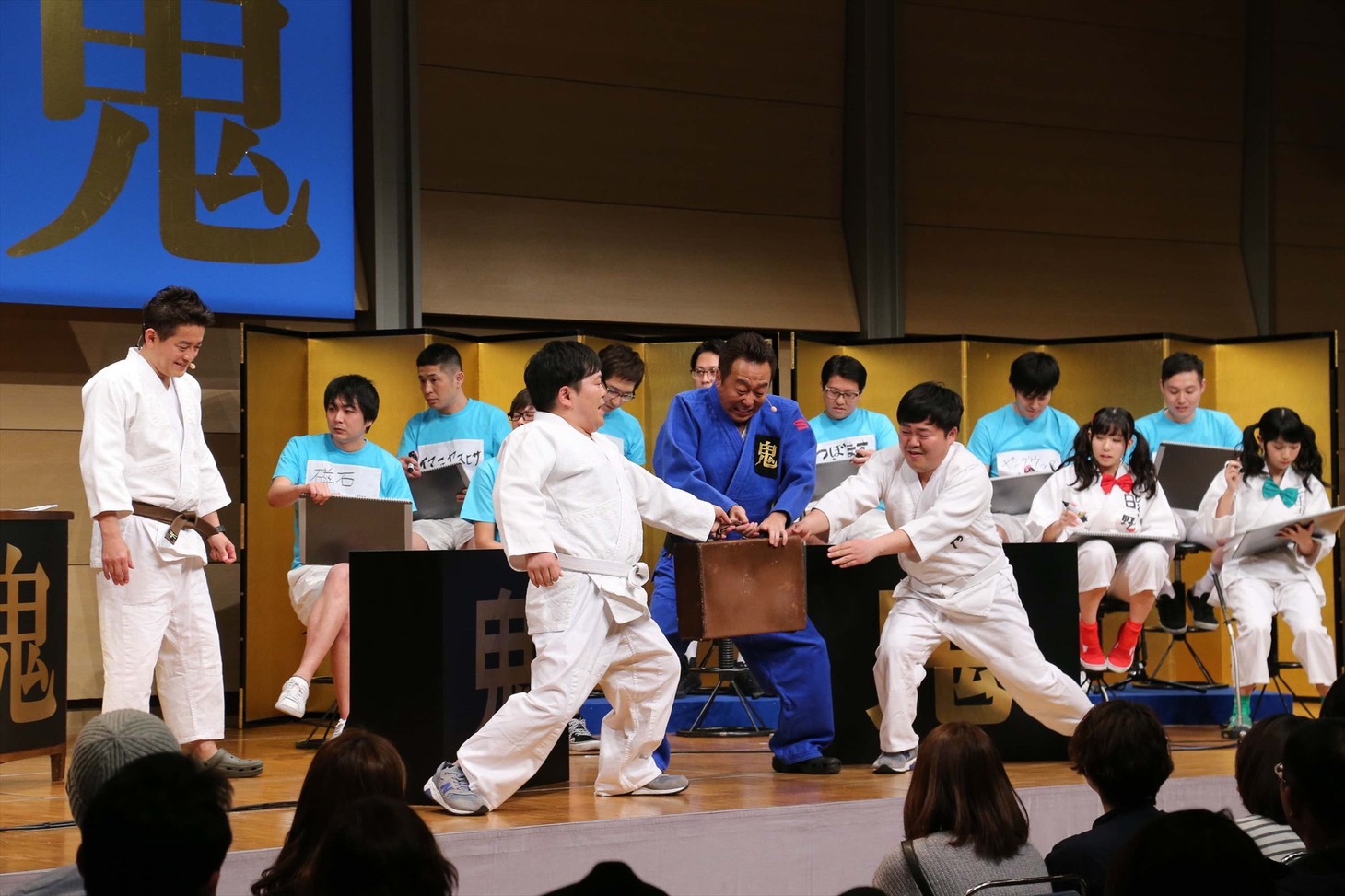 「鬼三村ライブ～Huluえる若手達～」のワンシーン。