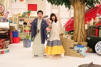 「ポンキッキーズ」出演者の（左から）春風亭昇々、藤原さくら。(c)2017FUJITV KIDS