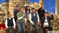 「笑いの勇者」に出演する芸人たち。