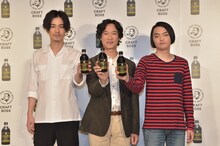 左から成田凌、堺雅人、ピスタチオ小澤。