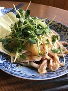 取材会で出された酢もつ。(c)テレビ東京