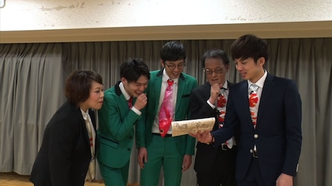 「大阪で一番セクシーで美人な歯医者さん」を探すトット、アインシュタインら。