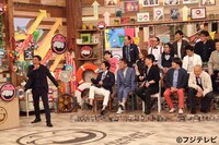 「さんまの番組向上委員会」に出演する芸人たち。