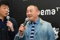 極楽とんぼ山本（右）