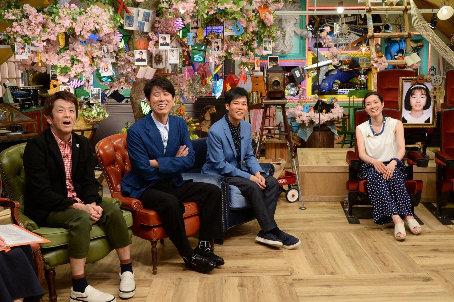 （左から）ネプチューンと荒川静香。(c)テレビ朝日