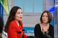 左から平野ノラ、友人の本橋奈緒さん。(c)日本テレビ