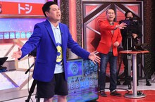 クイズの“スペシャルプレゼンター”を務めるタカアンドトシ。(c)日本テレビ