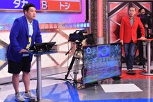 クイズの“スペシャルプレゼンター”を務めるタカアンドトシ。(c)日本テレビ