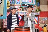 左から桂小枝、藤井隆。(c)読売テレビ