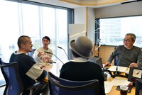 オープニングトーク中の様子。