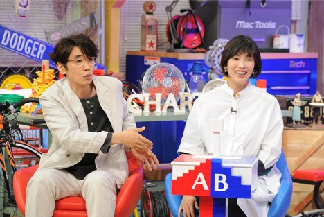 （左から）ユースケ・サンタマリア、水野美紀。(c)テレビ朝日