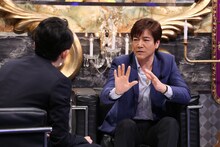 左から有吉弘行、野口五郎。(c)日本テレビ