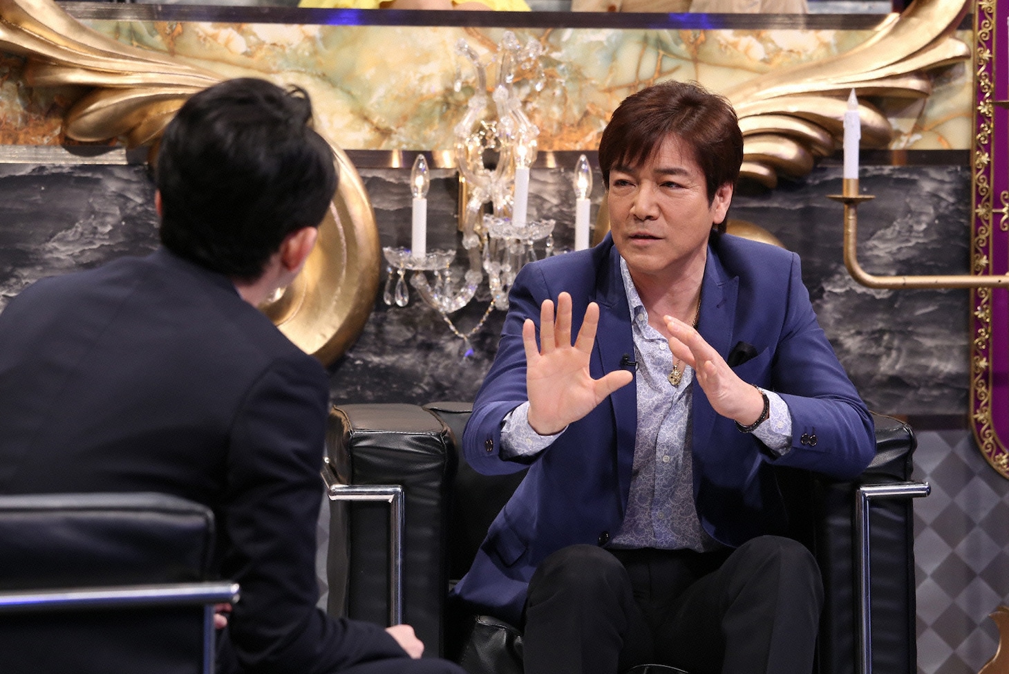 左から有吉弘行、野口五郎。(c)日本テレビ