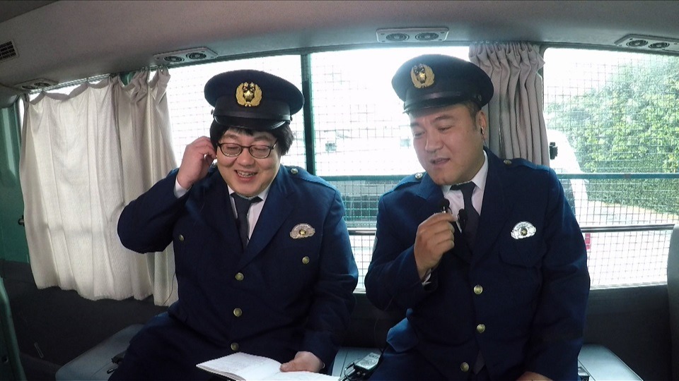 （左から）タイムマシーン3号・関とアンタッチャブル山崎。(c)関西テレビ