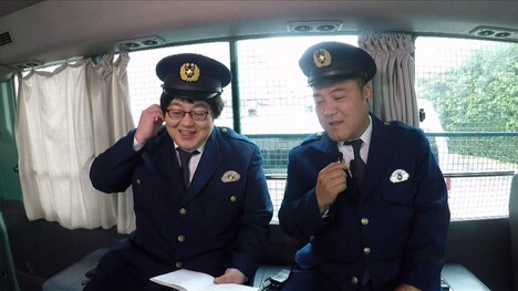 （左から）タイムマシーン3号・関とアンタッチャブル山崎。(c)関西テレビ