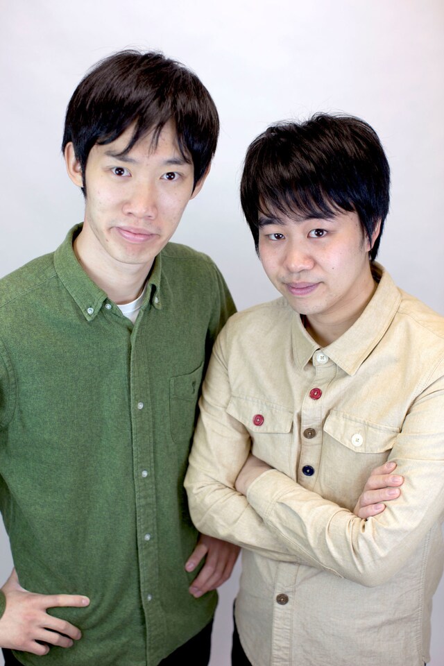 まんじゅう大帝国。左から竹内、田中。