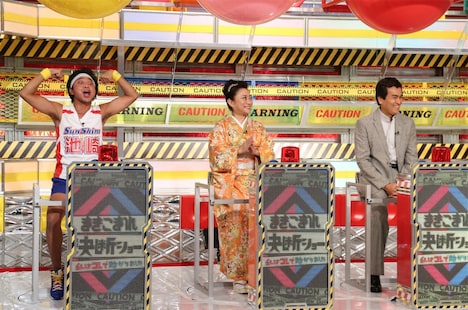 （左から）サンシャイン池崎、山村紅葉、石原良純。(c)関西テレビ