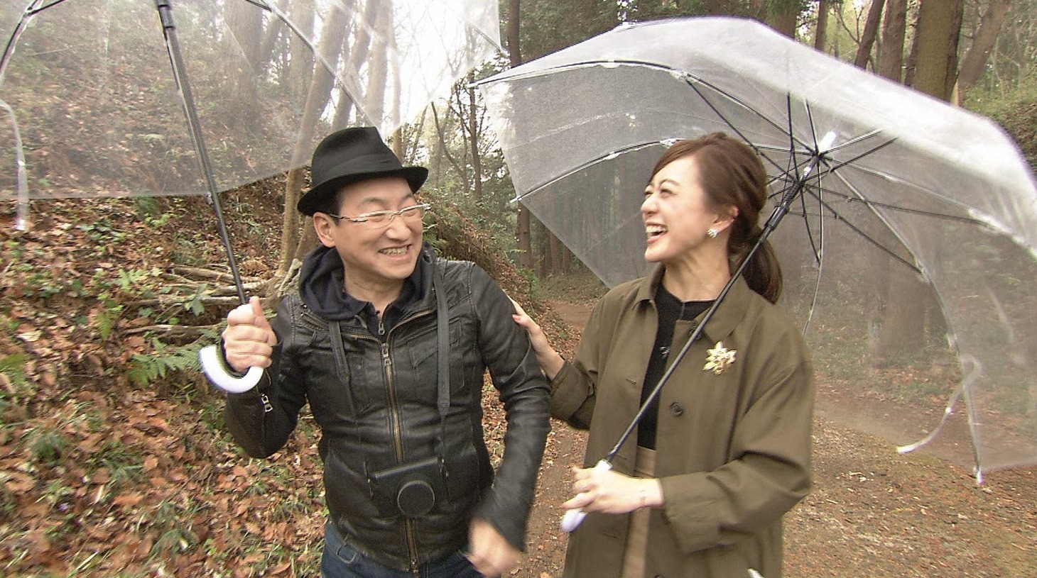 「ビビット」に出演する（左から）春風亭昇太、古谷有美TBSアナウンサー。(c)TBS