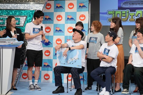 会見のワンシーン。