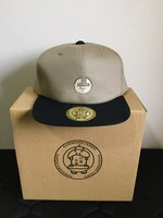 「おでこ取れちゃったくんキャップ 濃グレー ツバ黒」