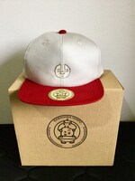 「おでこ取れちゃったくんキャップ グレー ツバ赤」