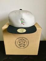 「おでこ取れちゃったくんキャップ グレー ツバ黒」